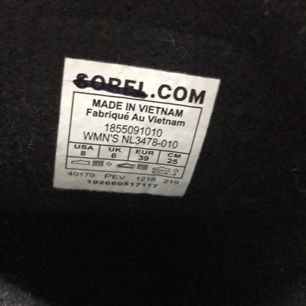NWT Sorel 1964 CVS boot black size 6 or 8 Warm